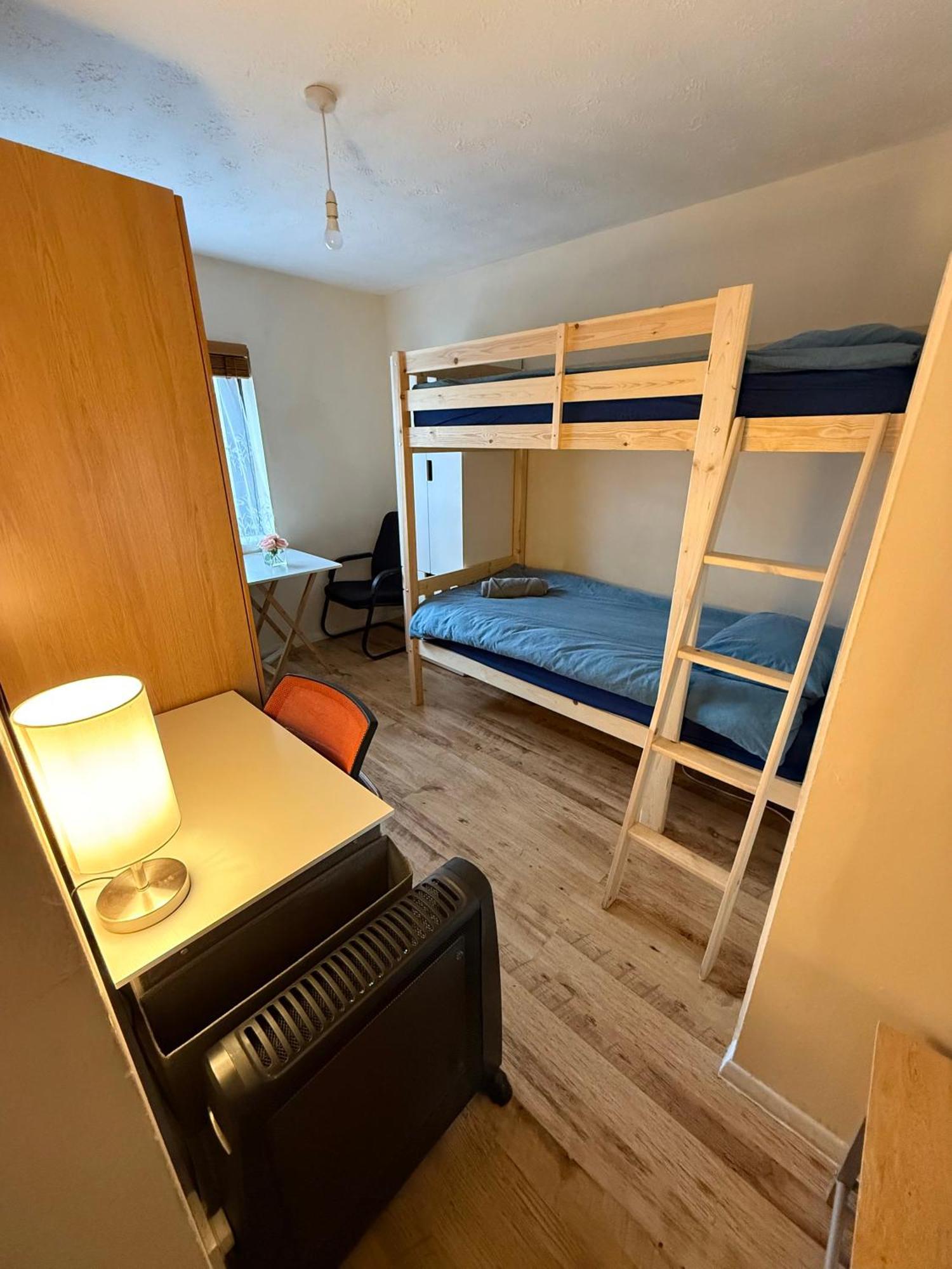 Upton Park - House Appartement Londen Buitenkant foto