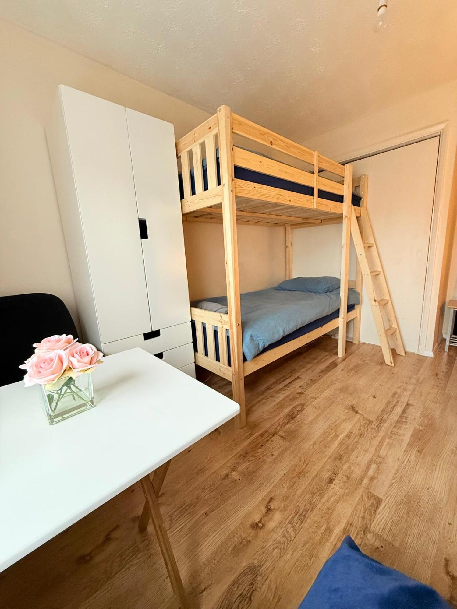 Upton Park - House Appartement Londen Buitenkant foto