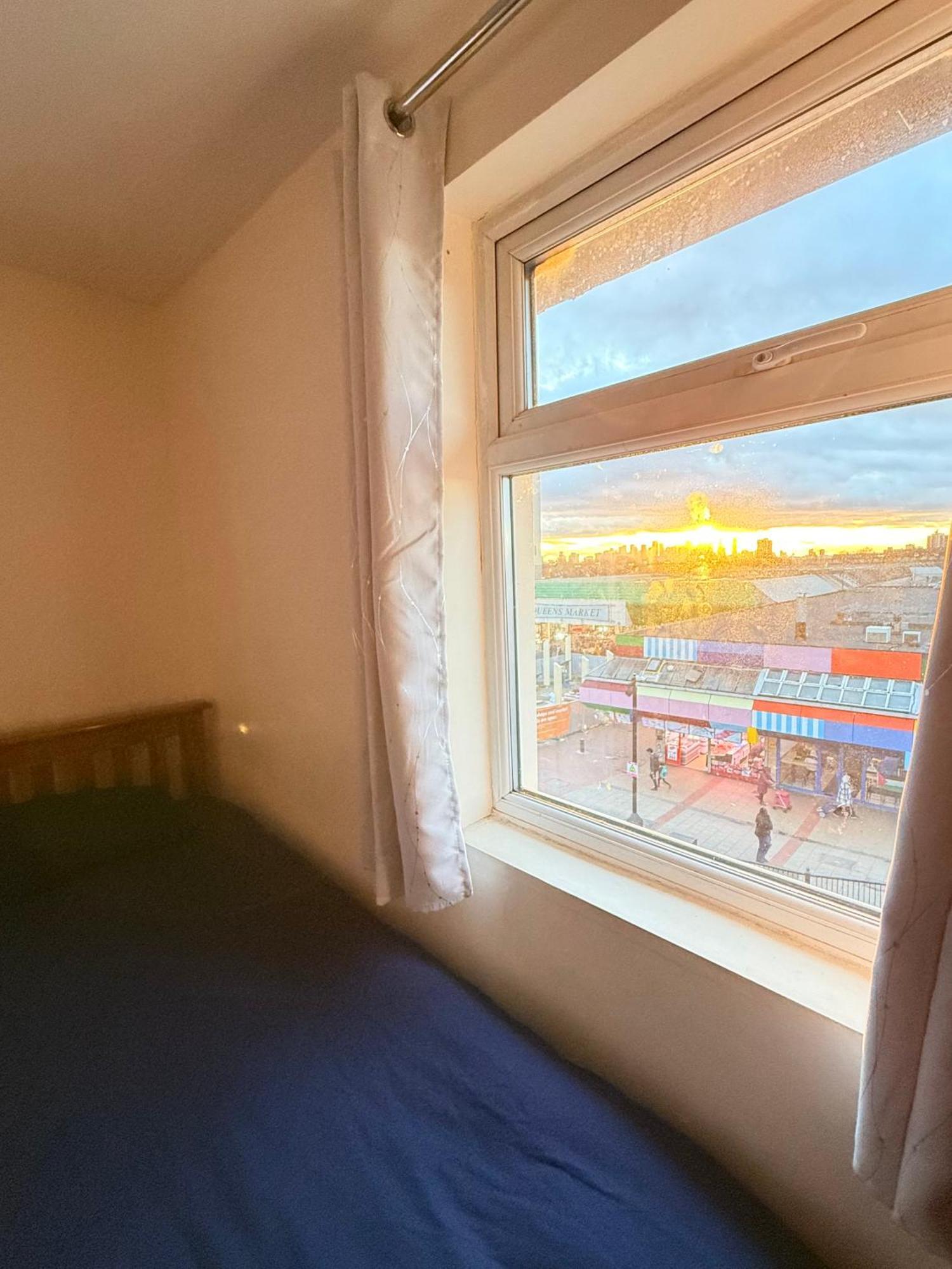 Upton Park - House Appartement Londen Buitenkant foto