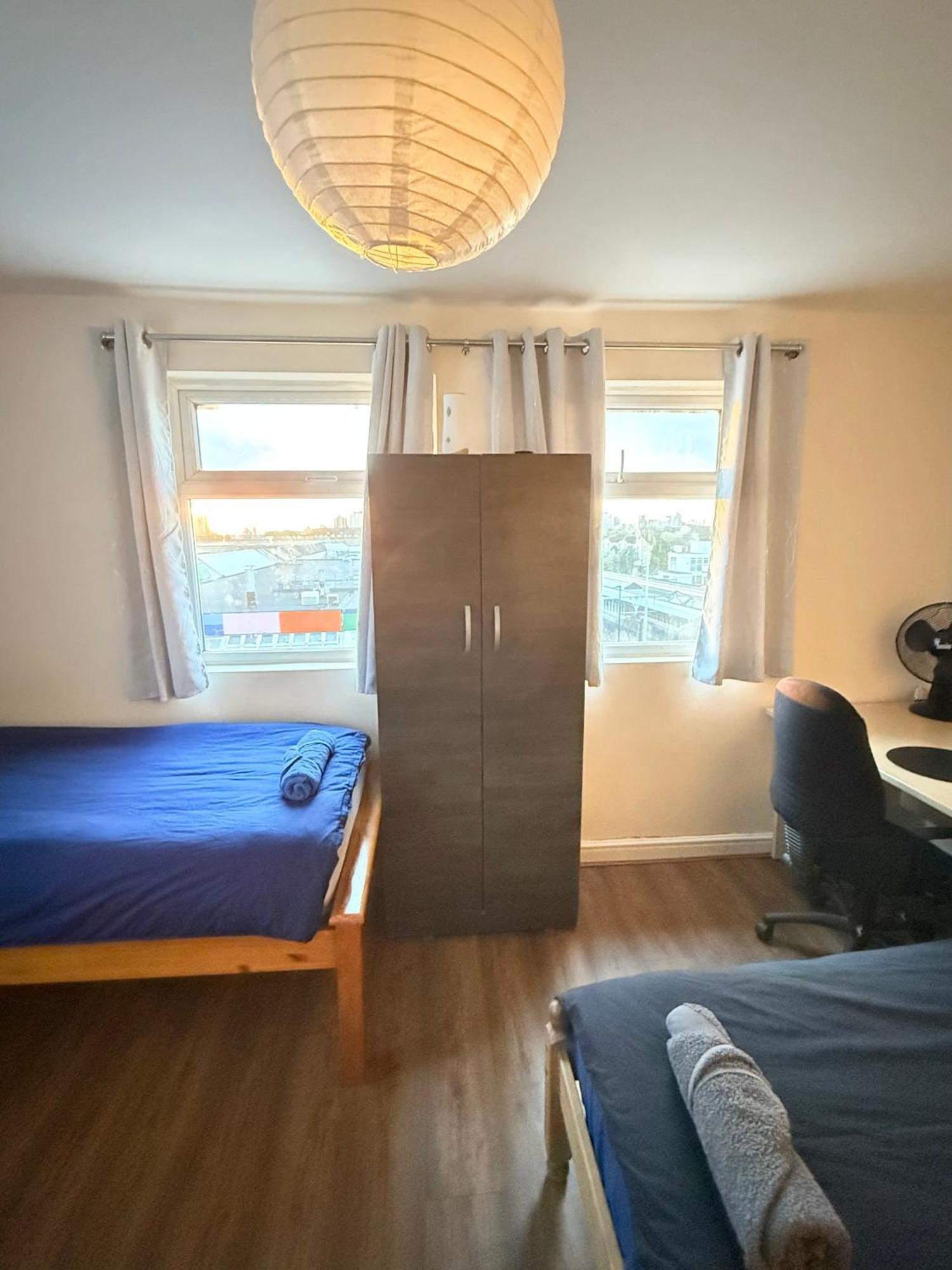 Upton Park - House Appartement Londen Buitenkant foto