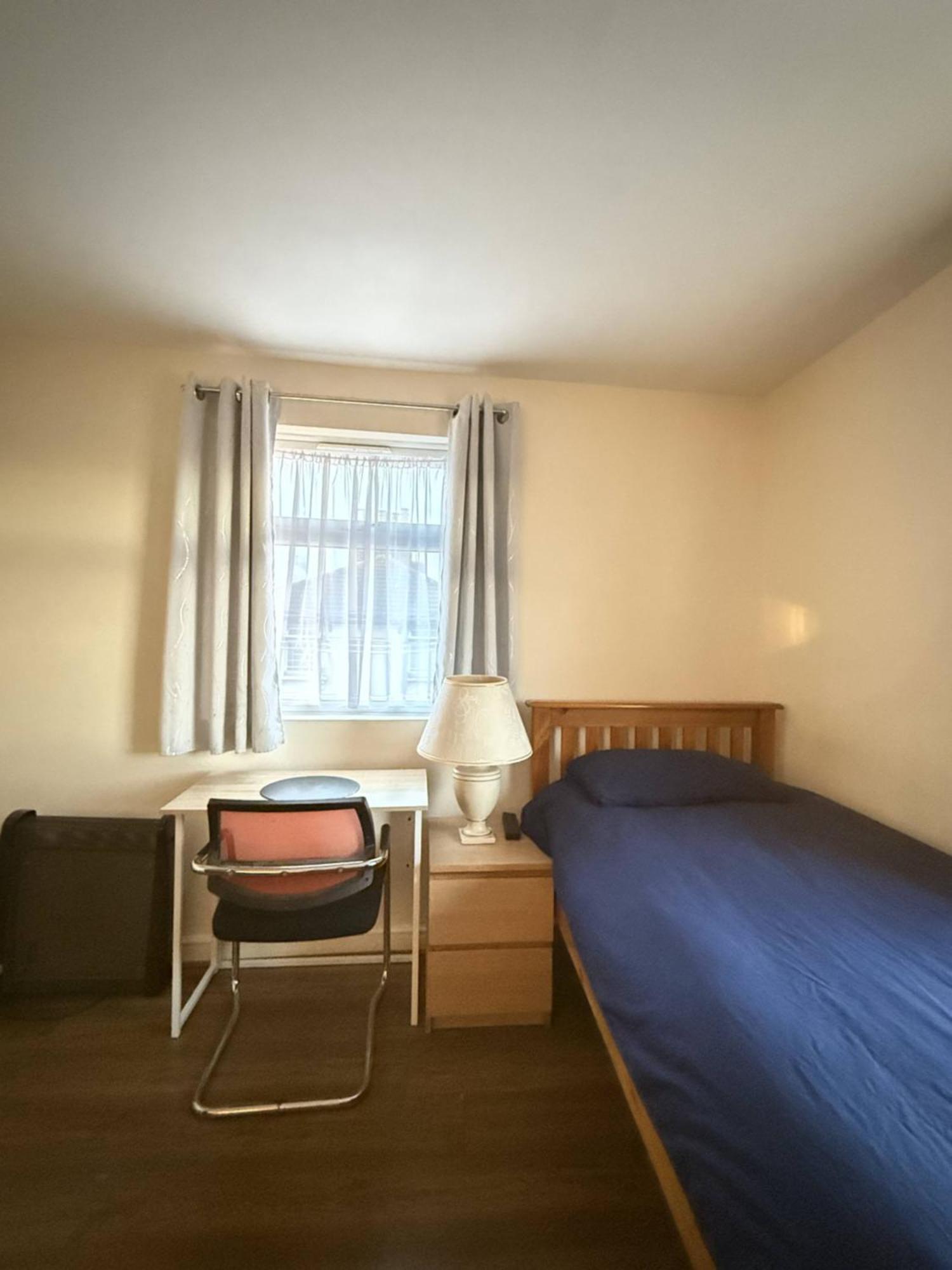 Upton Park - House Appartement Londen Buitenkant foto